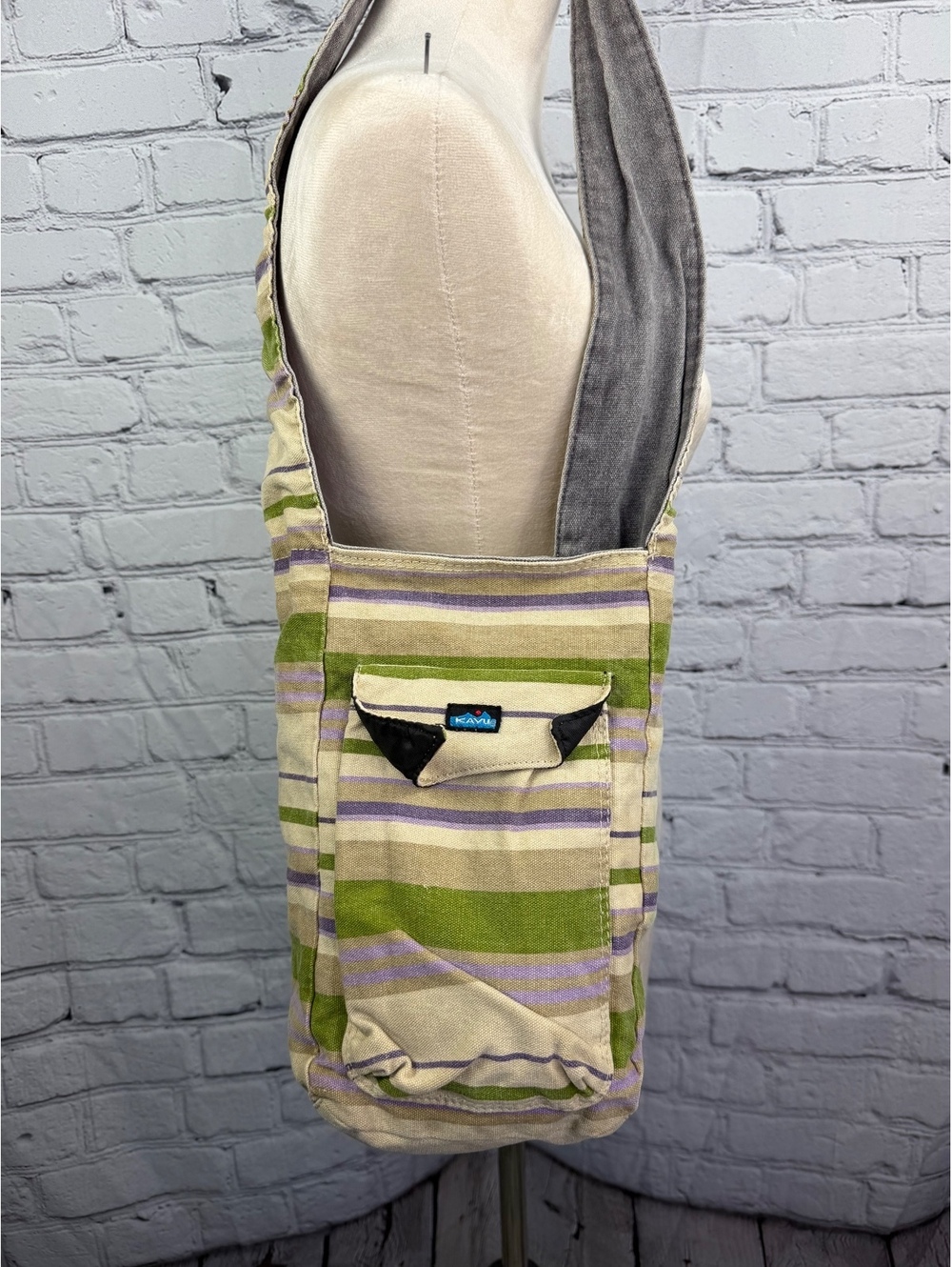 KAVU Keeper crossbody shoulder bag